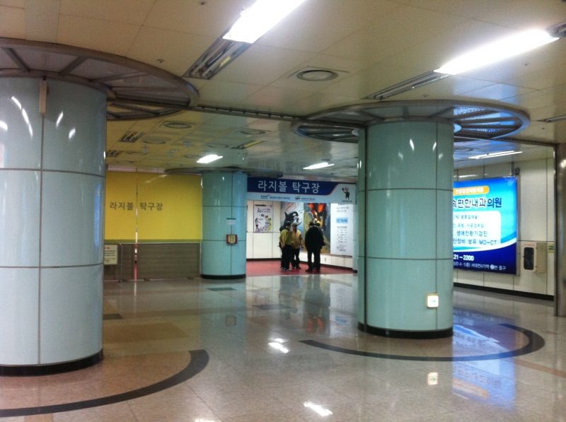 韓国テジョン市のある地下鉄に・・・