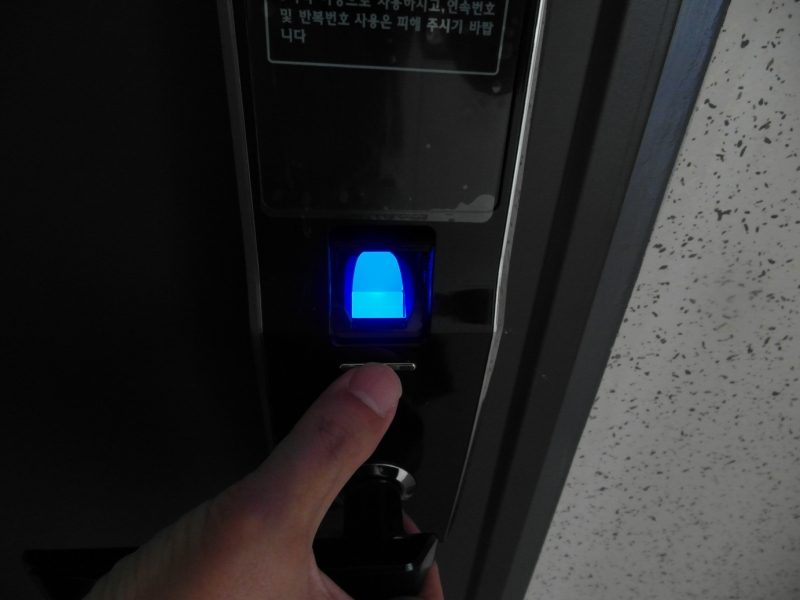 韓国、ついに指紋認証のマンションが！